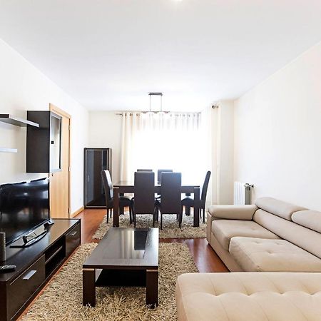 2Br Flat By Metro W/ Free Parking By Lovelystay فيلا نوفا دي غايا المظهر الخارجي الصورة