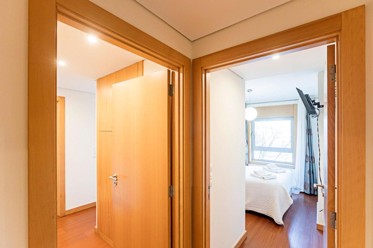 2Br Flat By Metro W/ Free Parking By Lovelystay فيلا نوفا دي غايا المظهر الخارجي الصورة