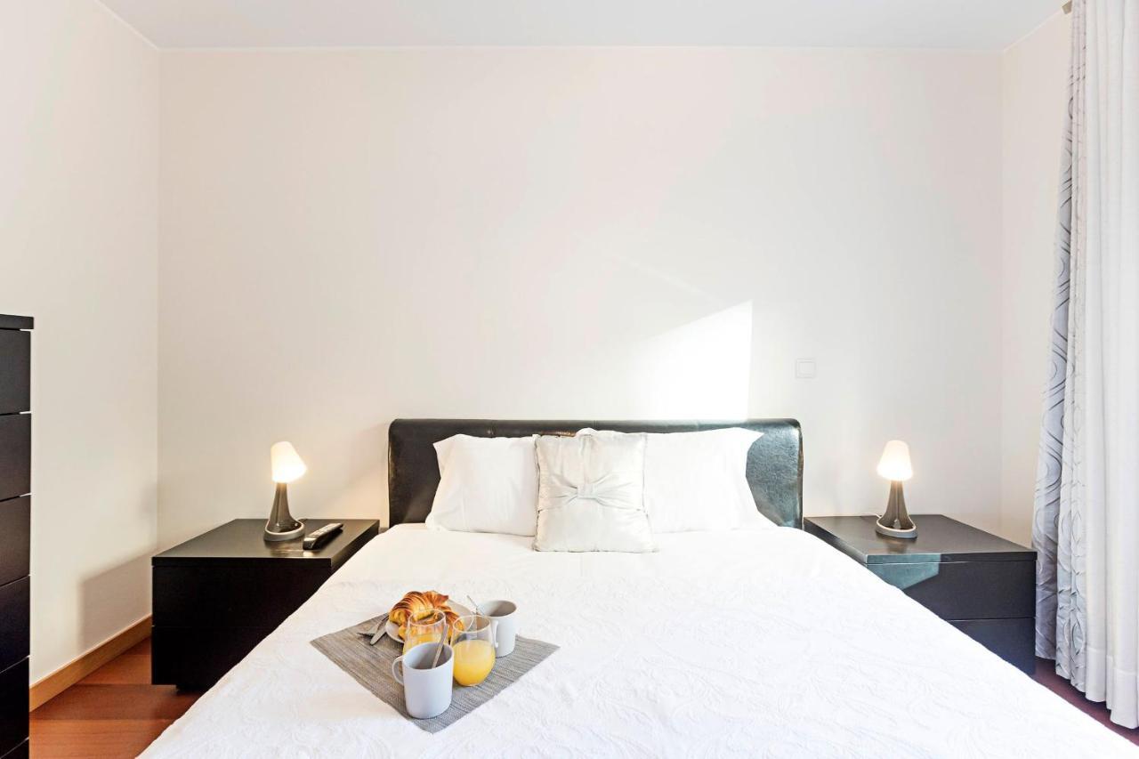 2Br Flat By Metro W/ Free Parking By Lovelystay فيلا نوفا دي غايا المظهر الخارجي الصورة
