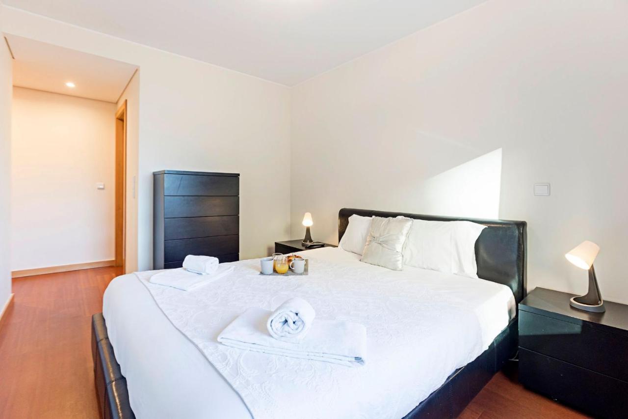 2Br Flat By Metro W/ Free Parking By Lovelystay فيلا نوفا دي غايا المظهر الخارجي الصورة