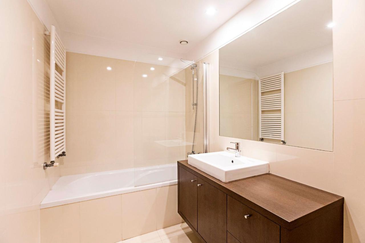 2Br Flat By Metro W/ Free Parking By Lovelystay فيلا نوفا دي غايا المظهر الخارجي الصورة