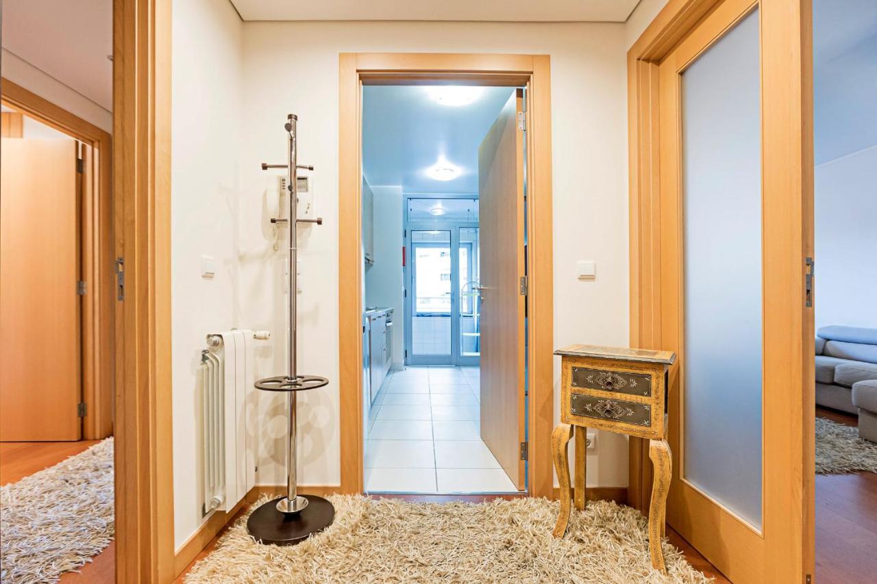 2Br Flat By Metro W/ Free Parking By Lovelystay فيلا نوفا دي غايا المظهر الخارجي الصورة